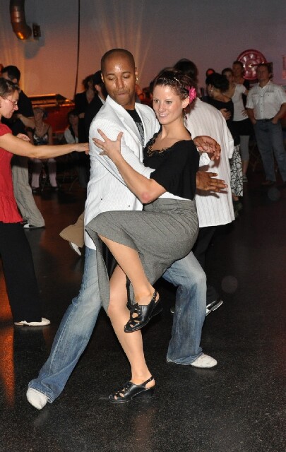 min 2008 11 08 fous swing 384